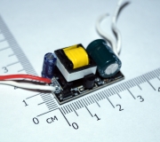 Cветодиодный источник питания 220В, выход 5V 700mA