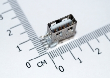 USB разъем с контактами на 90 градусов (мама, короткий корпус 14 мм)