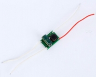 Источник тока LED Driver 900 мА в диапазоне выходных напряжений 3 - 12В, вход 12 - 24В, для светодиодов 10Вт 3*3, 26*17мм