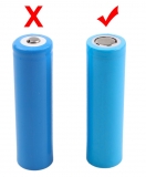 Зарядное устройство - Power Bank - брелок для смартфонов с фонариком. USB 5В 1А на аккумуляторе типа 18650, серебристый